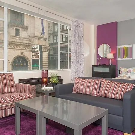 Downtown Studio Apt, Lots Of Natural Light